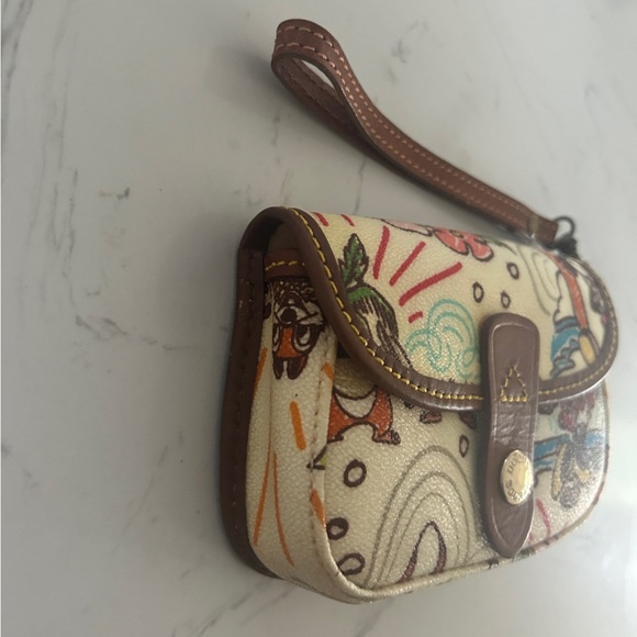 Dooney & Bourke RARE Aulani Hawaiian Mickey & Friends Wristlet, Disney – EUC - Picture 5 of 11